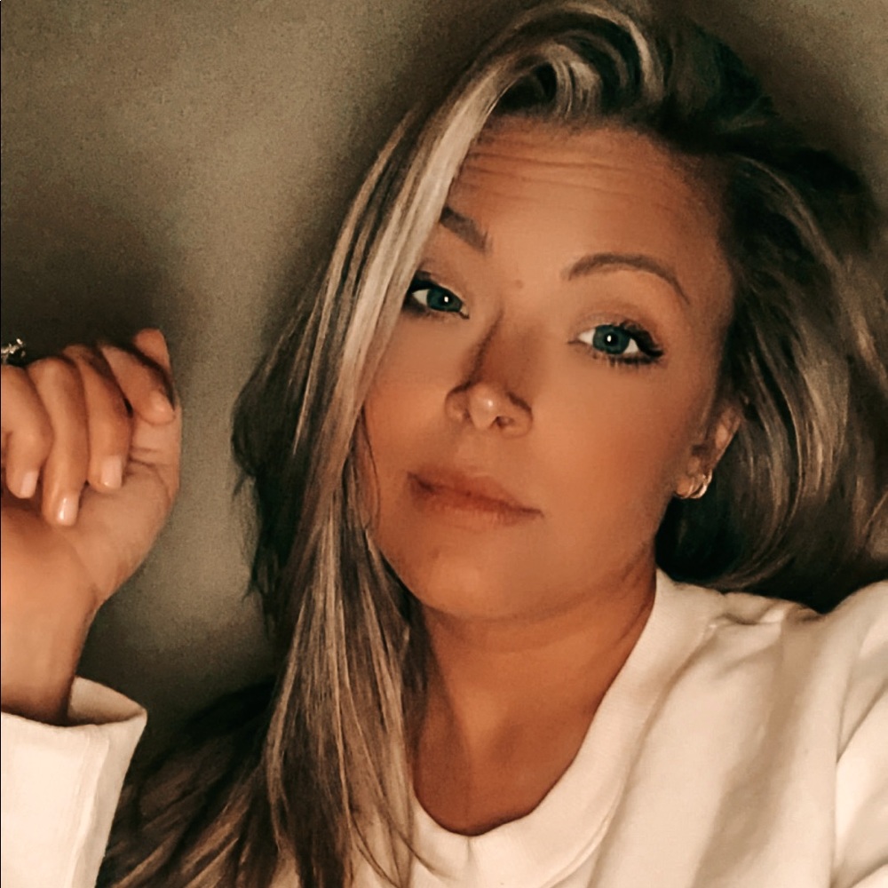 Meet your Posher, Alyssa